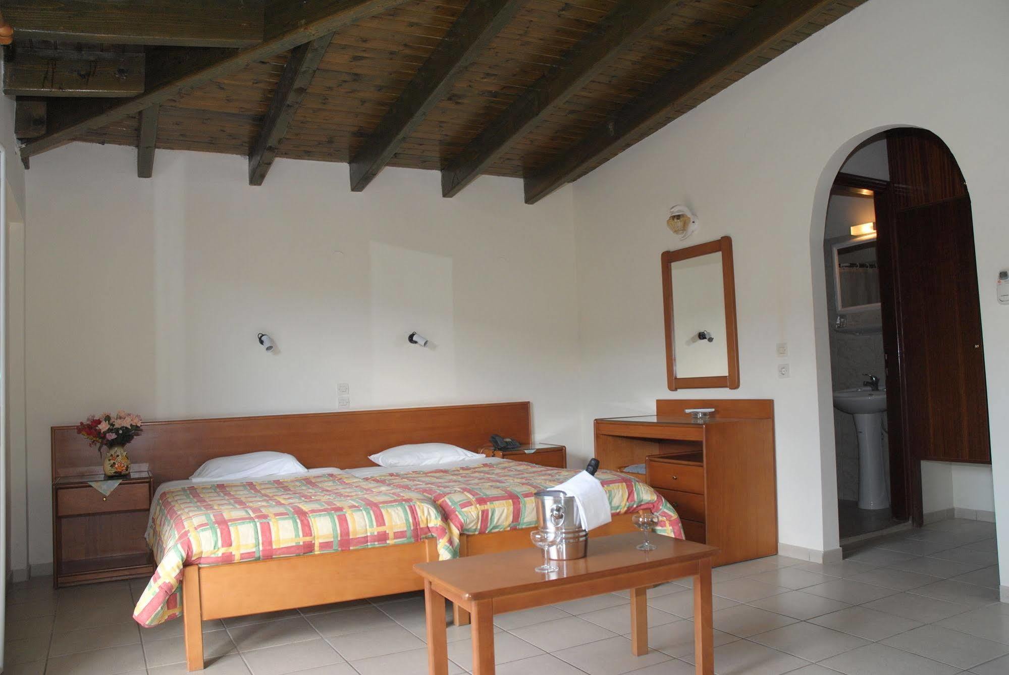 Seabird Hotel Μωραΐτικα Εξωτερικό φωτογραφία